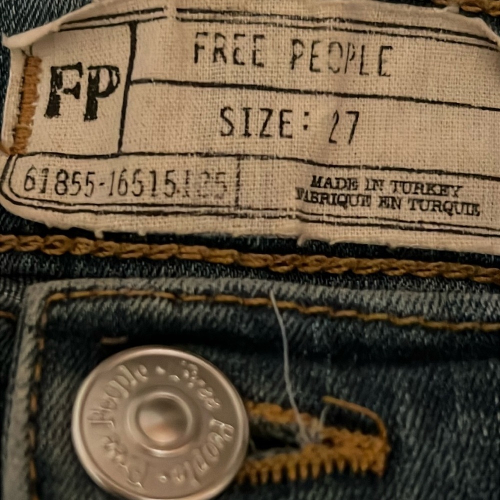 Free People Dark Wash High Rise Busted Knee Distressed Skinny Jean Size 27 - Picture 6 of 6